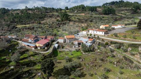 Moradia T4 para venda