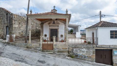 Moradia T4 para venda