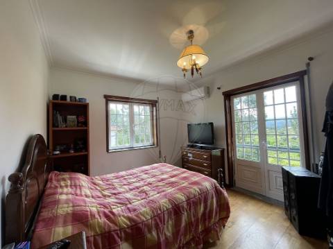 Moradia T4 para venda