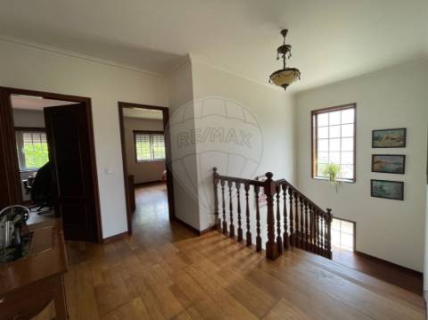 Moradia T4 para venda