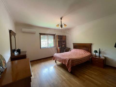 Moradia T4 para venda