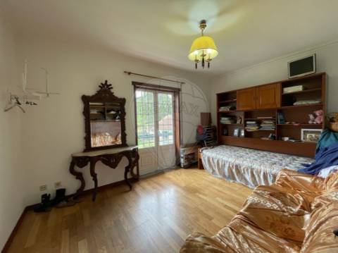 Moradia T4 para venda