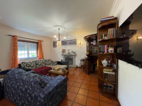 Moradia T4 para venda