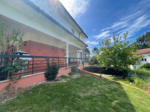 Moradia T4 para venda