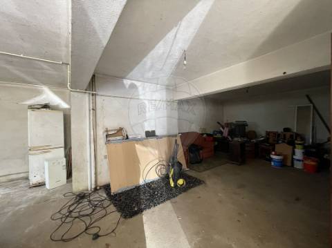 Moradia T4 para venda