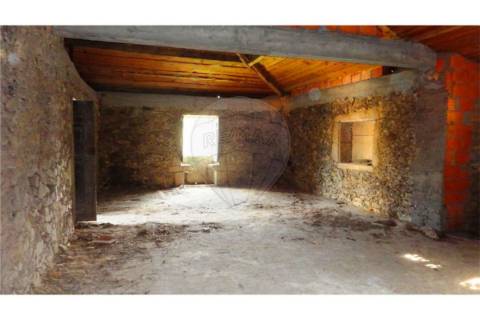 Moradia T0 para venda