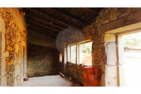 Moradia T0 para venda