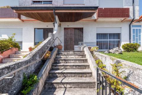 Moradia T4 para venda