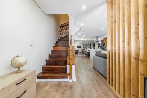 Moradia T4 para venda