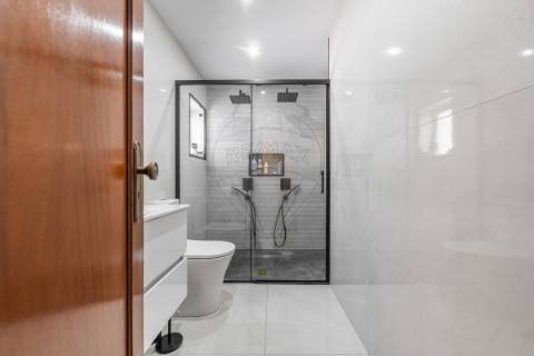 Moradia T4 para venda