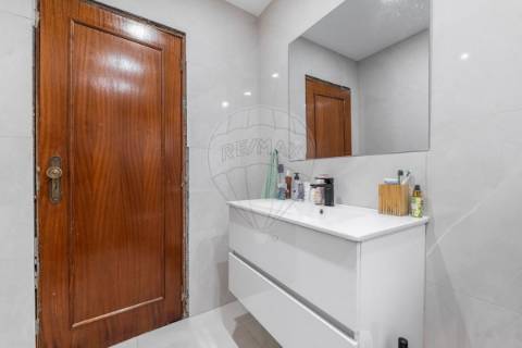 Moradia T4 para venda