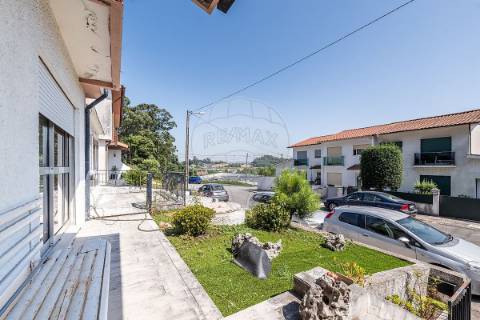 Moradia T4 para venda