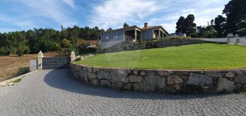 Moradia T4 para venda