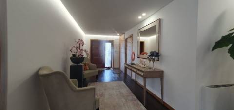 Moradia T4 para venda