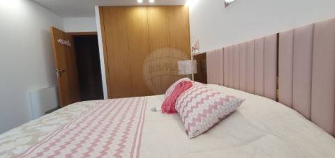 Moradia T4 para venda