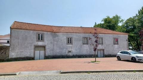 Moradia T5 para venda