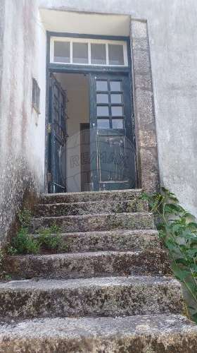 Moradia T5 para venda