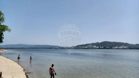 Moradia T5 para venda