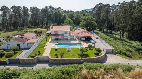 Moradia T5 para venda