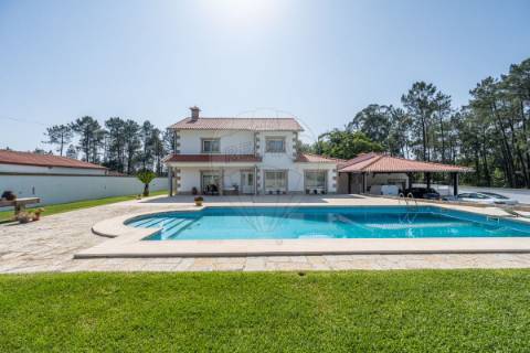 Moradia T5 para venda