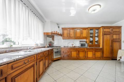 Moradia T5 para venda