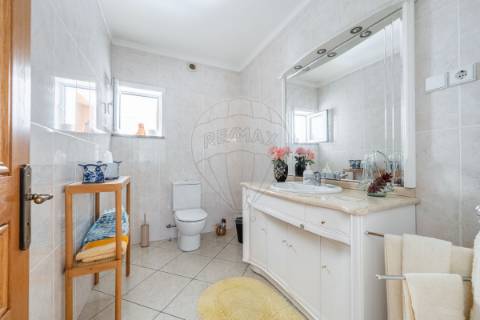 Moradia T5 para venda