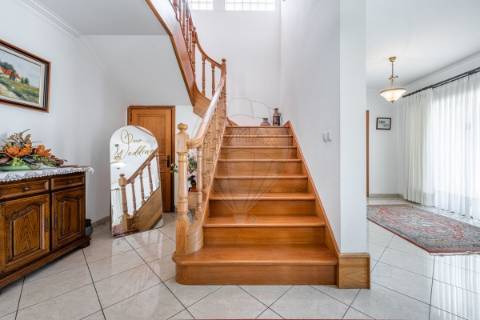 Moradia T5 para venda