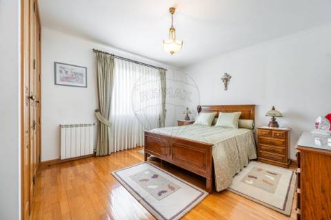 Moradia T5 para venda