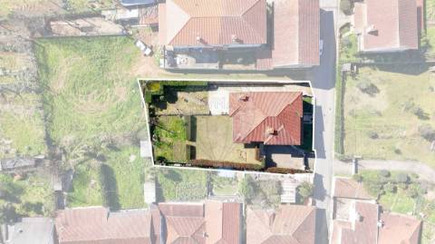 Moradia T4 para venda