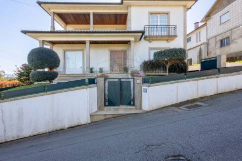 Moradia T4 para venda