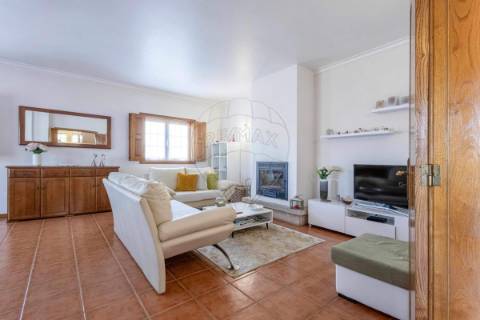 Moradia T4 para venda