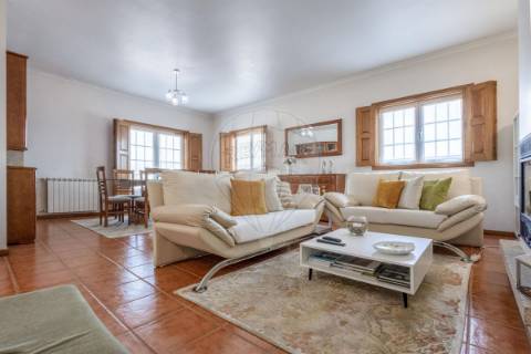 Moradia T4 para venda