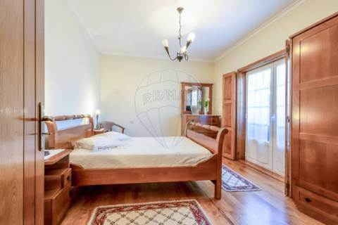 Moradia T4 para venda