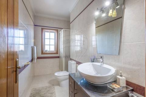 Moradia T4 para venda