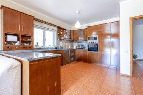 Moradia T4 para venda