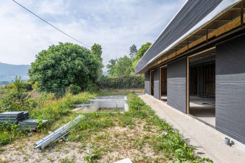 Moradia T4 para venda