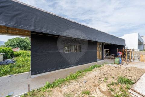 Moradia T4 para venda