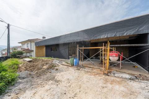 Moradia T4 para venda