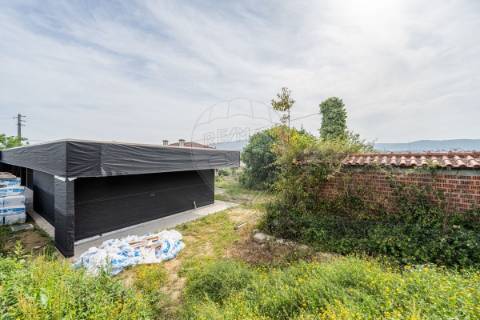 Moradia T4 para venda