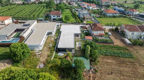 Moradia T4 para venda