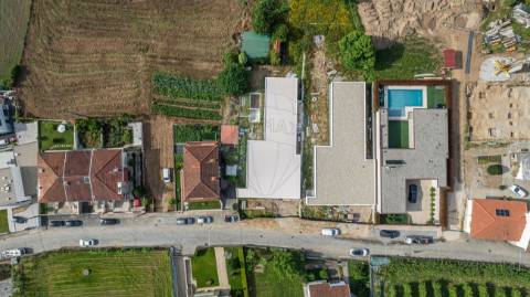 Moradia T4 para venda