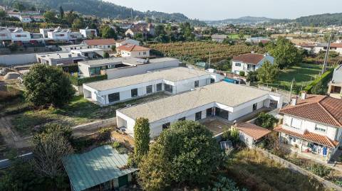 Moradia T4 para venda