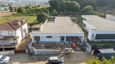 Moradia T4 para venda