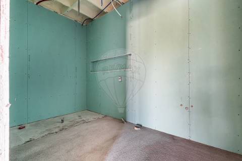 Moradia T4 para venda