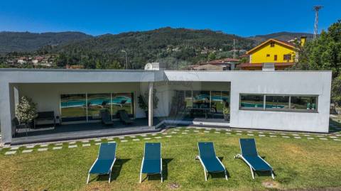 Moradia T4 para venda