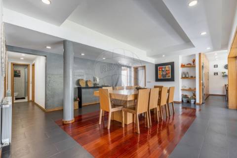 Moradia T4 para venda