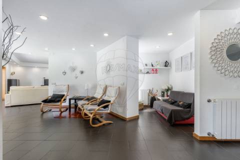 Moradia T4 para venda