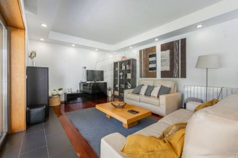 Moradia T4 para venda