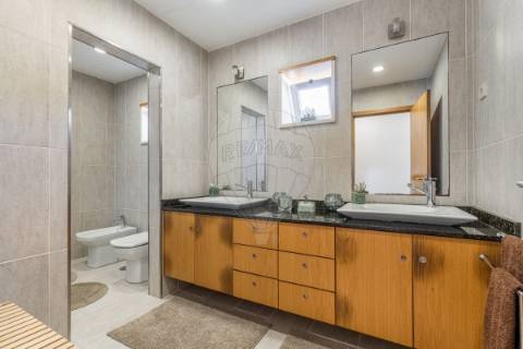 Moradia T4 para venda