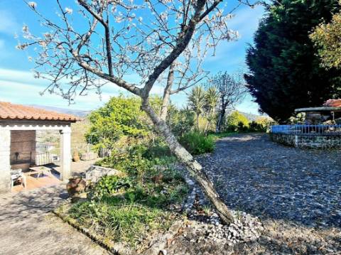 Moradia T4 para venda